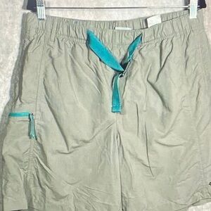 Columbia Men's Olive Shorts with Teal Details
